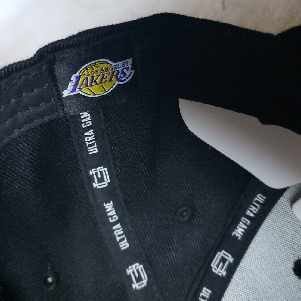 Los Angeles Lakers Black Cap. NWT. - Picture 6 of 8